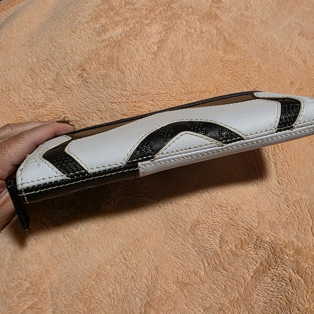 Loungefly Star Wars Black and White Stormtrooper Wallet - Picture 4 of 6
